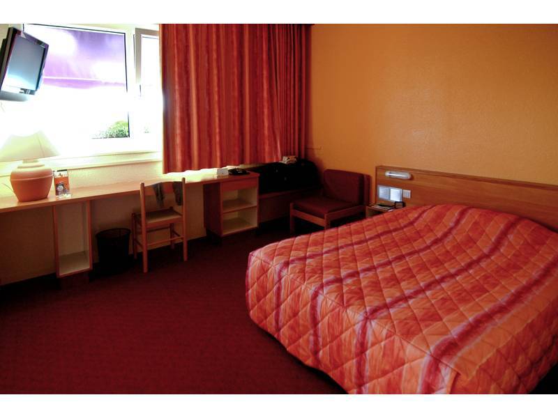 Logis Hotel Atrium Epinal Golbey Chavelot Екстер'єр фото