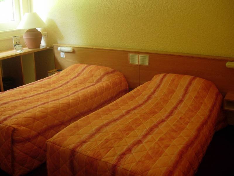 Logis Hotel Atrium Epinal Golbey Chavelot Екстер'єр фото