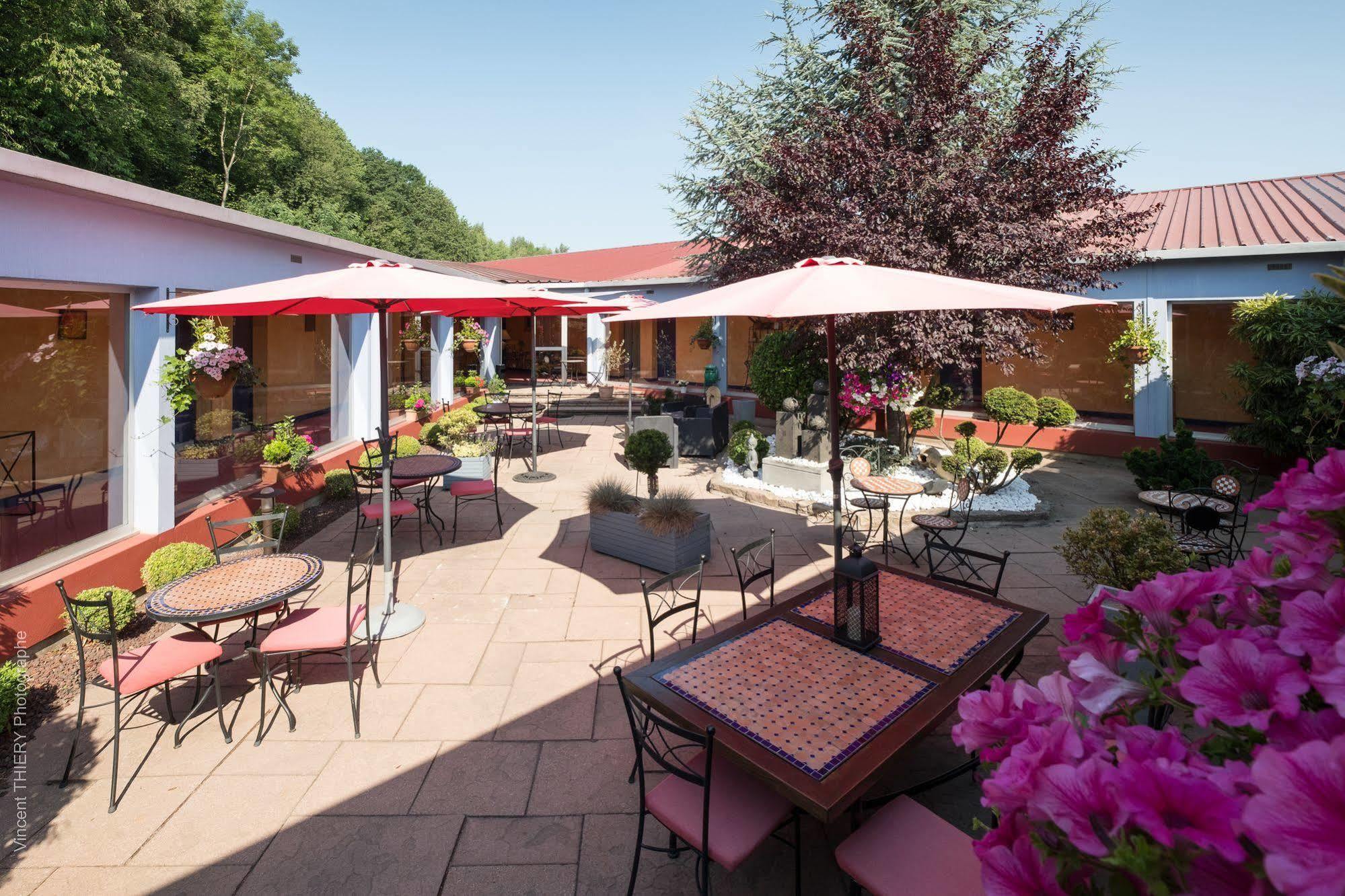 Logis Hotel Atrium Epinal Golbey Chavelot Екстер'єр фото