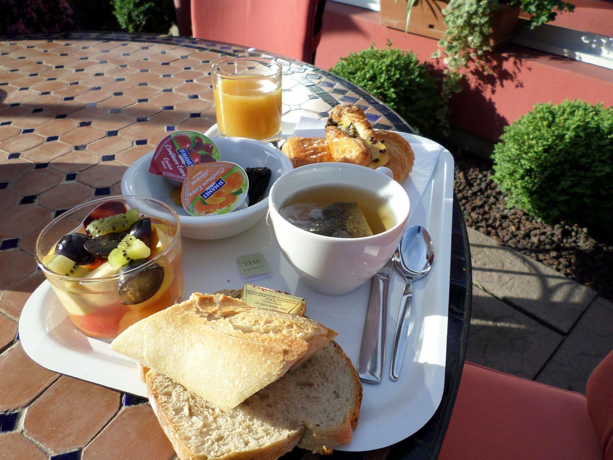 Logis Hotel Atrium Epinal Golbey Chavelot Екстер'єр фото