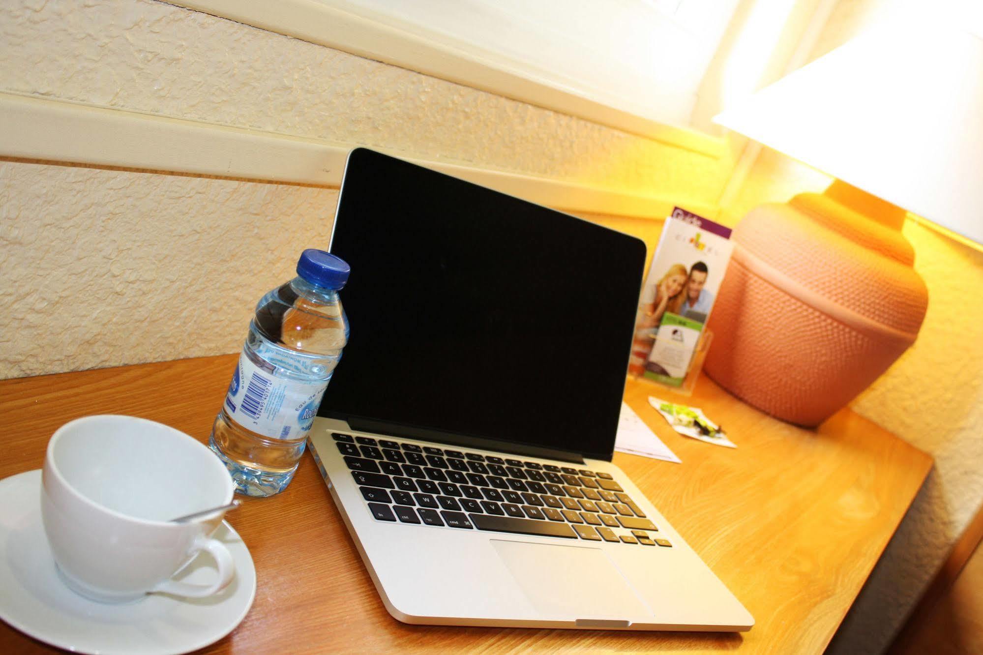 Logis Hotel Atrium Epinal Golbey Chavelot Екстер'єр фото